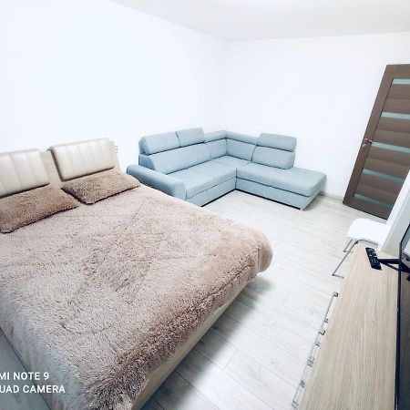 Апартаменти Garsoniera Daniela Тиргу-Окна Екстер'єр фото